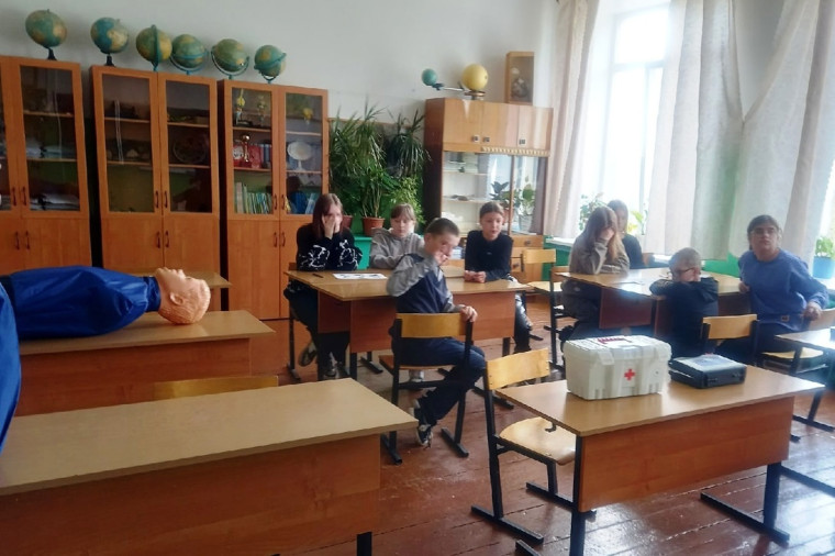 Полноценная жизнь школьника в современном обществе зависит не столько от освоенных им знаний, предметных умений и навыков, сколько от круга проблем, которые он сможет решить эффективно с минимальными затратами собственных жизненных сил и здоровья. Полноценная жизнь школьника в современном обществе зависит не столько от освоенных им знаний, предметных умений и навыков, сколько от круга проблем, которые он сможет решить эффективно с минимальными затратами собственных жизненных сил и здоровья.